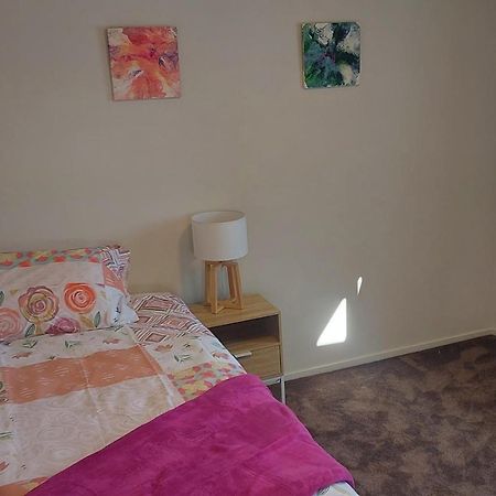 Cozy, New, Private 3 Bedroom Home Hamilton Eksteriør bilde