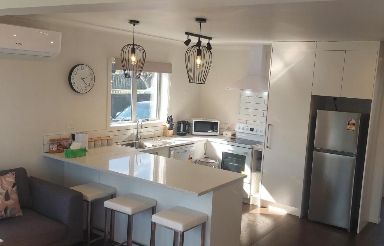 Cozy, New, Private 3 Bedroom Home Hamilton Eksteriør bilde
